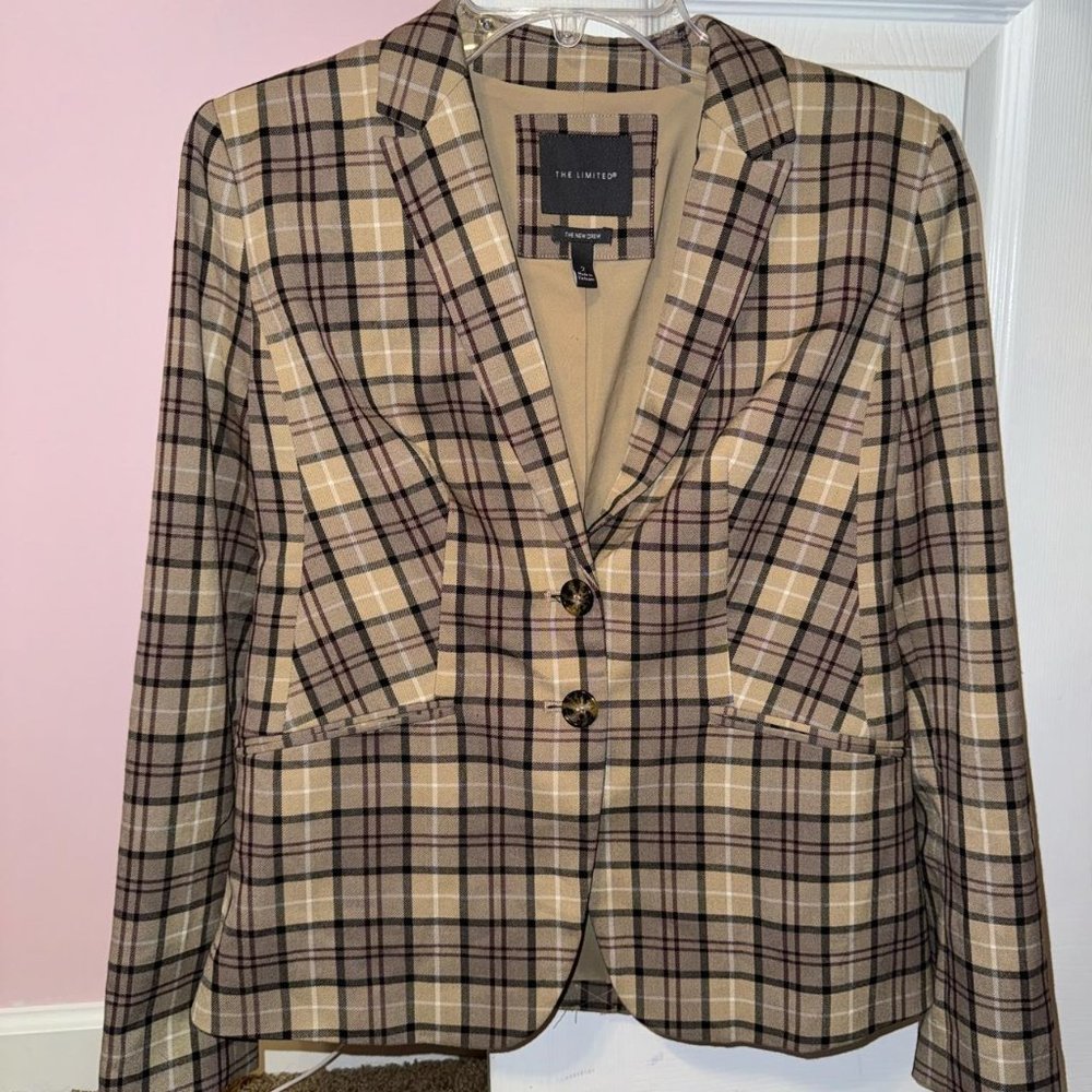 Plaid Button-up Blazer for Fall 🍁🍂